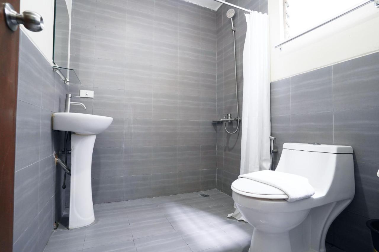 Arzo Hotel Makati Makati City Dış mekan fotoğraf
