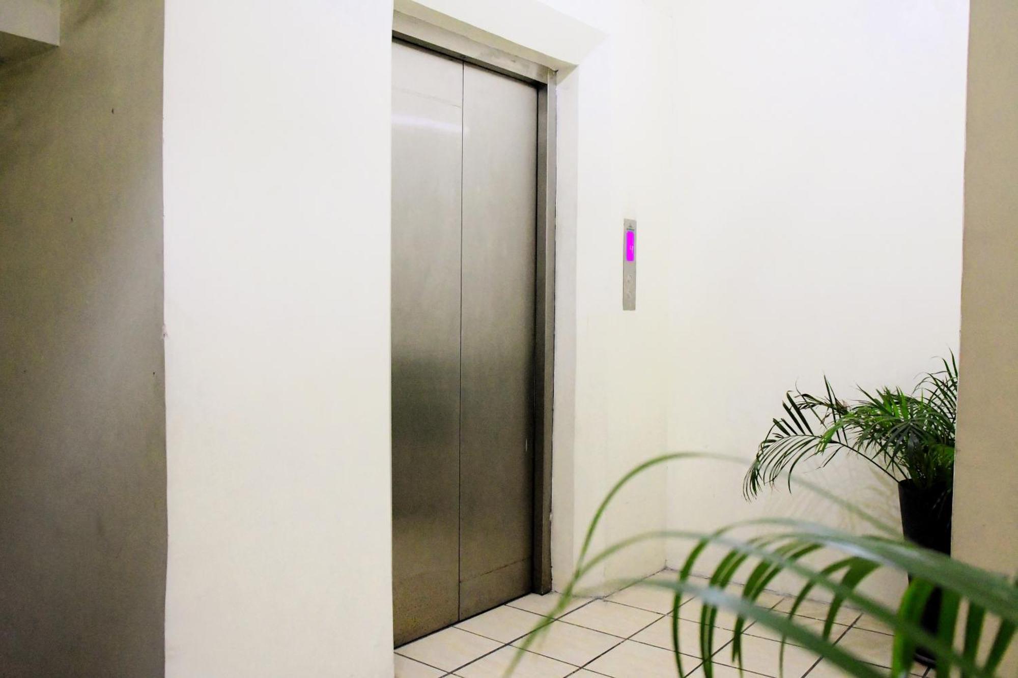 Arzo Hotel Makati Makati City Dış mekan fotoğraf