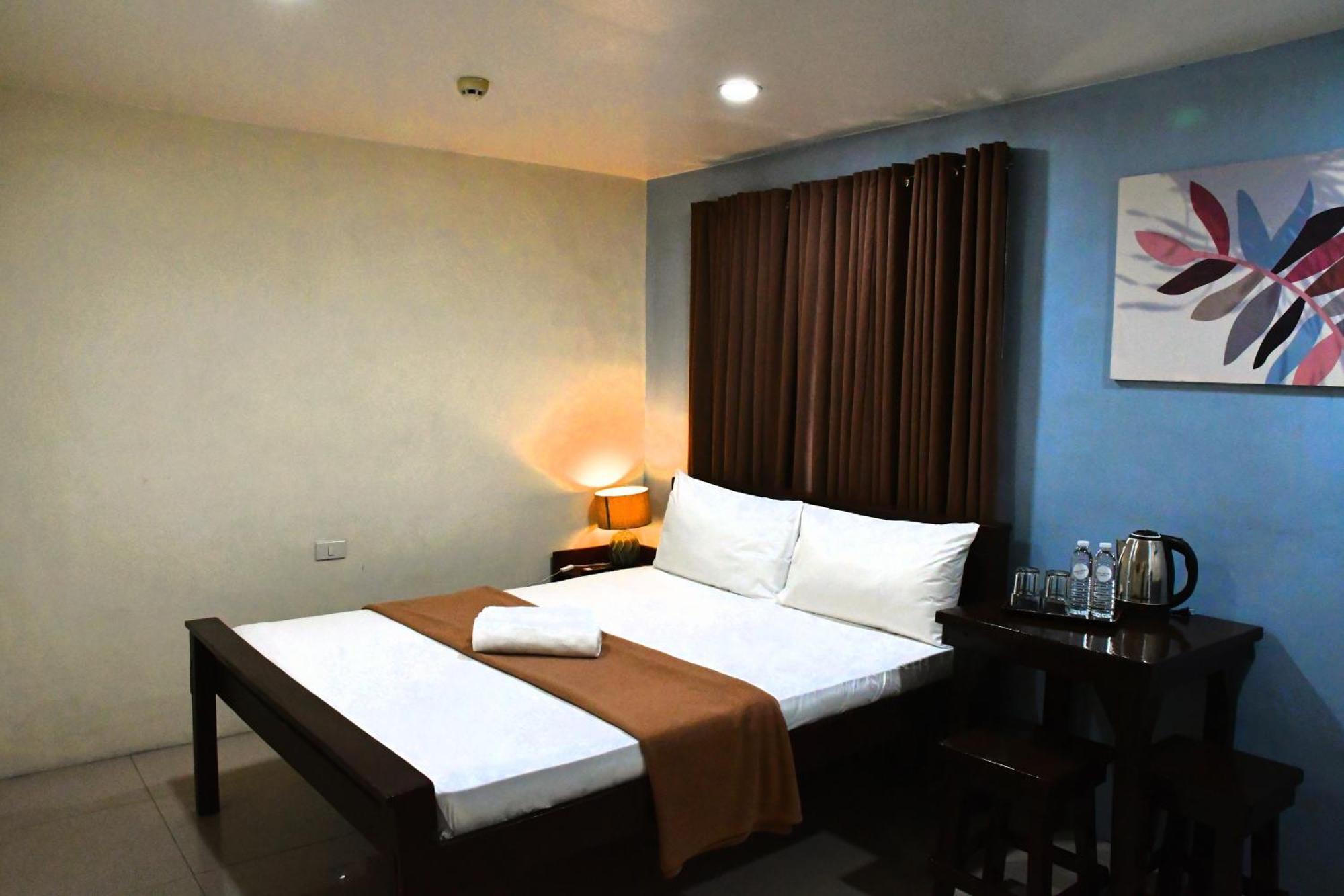 Arzo Hotel Makati Makati City Dış mekan fotoğraf