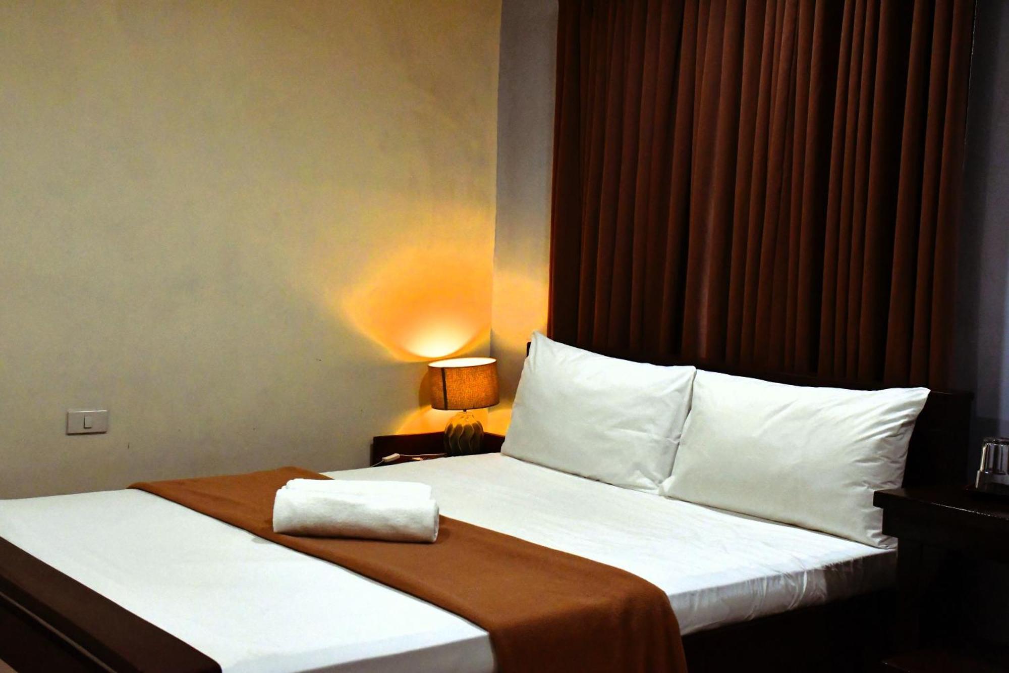 Arzo Hotel Makati Makati City Dış mekan fotoğraf